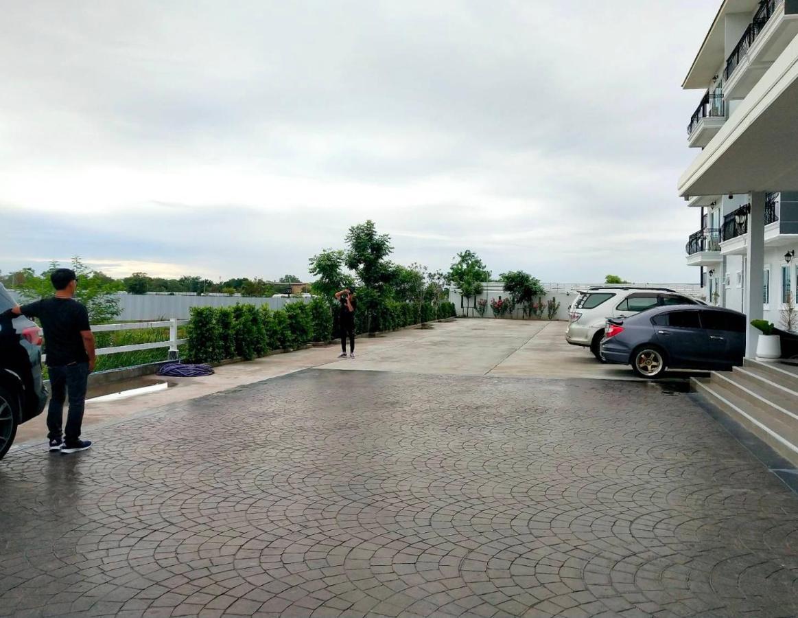 โคโค่ โฮเทล Koco Hotel Nakhonratcsaszima Kültér fotó