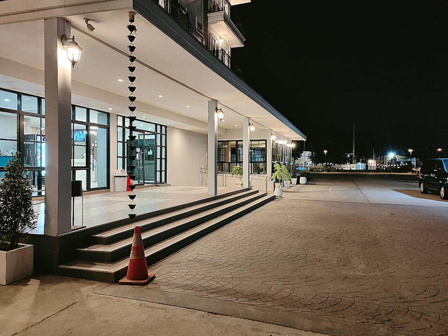 โคโค่ โฮเทล Koco Hotel Nakhonratcsaszima Kültér fotó
